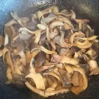 Make Garlic slices of mushrooms step 7