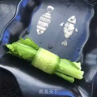 Make Emerald sauce rolls step 3