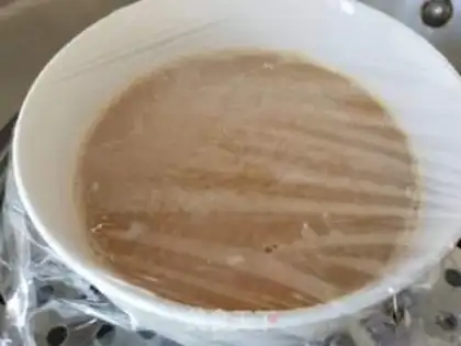 Make Peach stewed eggs step 4
