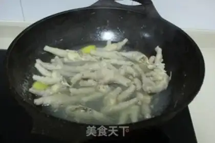 Make Sour papayas with chicken claws step 9