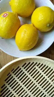 Make Honey lemon iced tea step 0