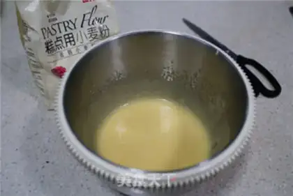 Make Glass and sugar cookies step 2