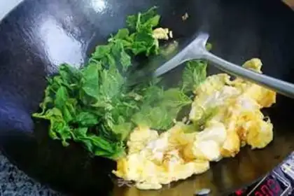 Make Smoky-leaved eggs step 5