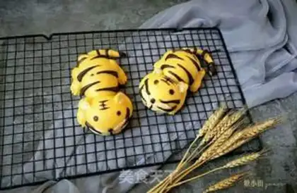 Make Two tiger buns step 28