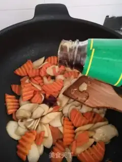 Make Carrot fried abalone mushroom step 6