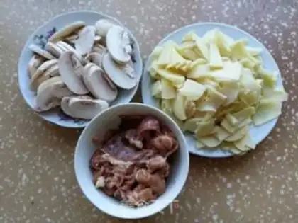 Make Mushrooms, fried meat step 0