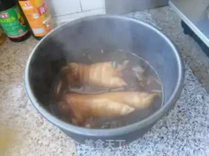 Make Soy pig hoofs step 9