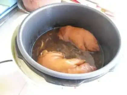Make Soy pig hoofs step 12