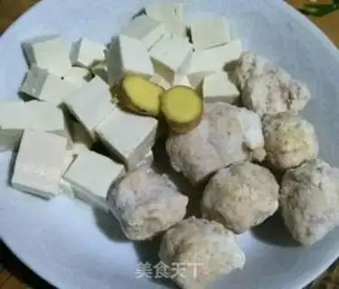 Make Chickenball tofu soup step 0