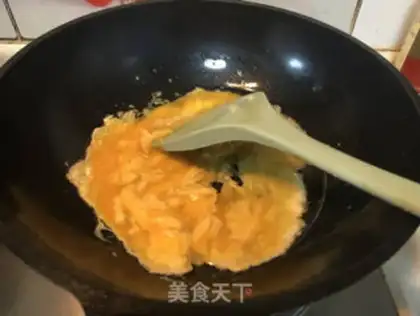 Make Scrambled eggs step 3