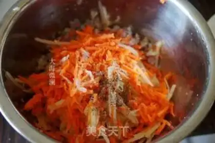 Make Carrot potato eggcake step 1