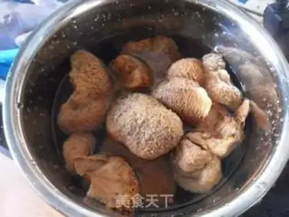 Make Chicken soup monkey mushrooms step 0