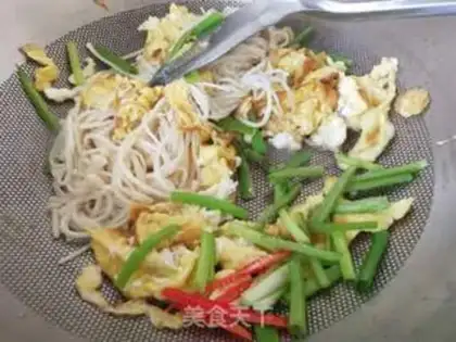 Make Golden fungus fried eggs step 5