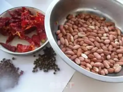 Make Spicy peanut petals step 0