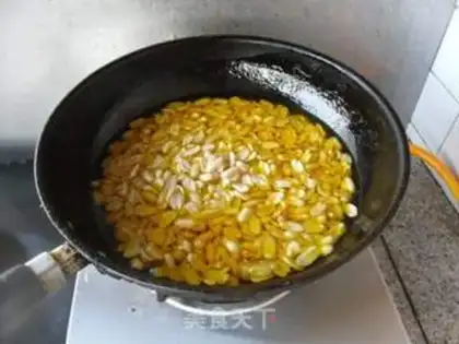 Make Spicy peanut petals step 4