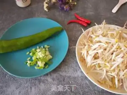 Make Jealousy bean sprouts step 0
