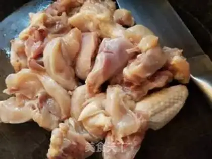 Make Three chickens on the table step 0