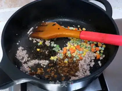 Make Three chickens on the table step 1