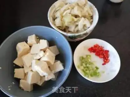 Make Sour tofu soup step 1