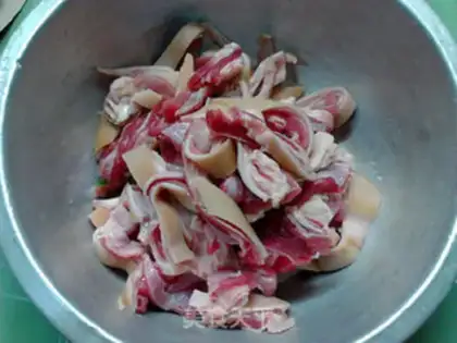 Make The ginseng returns to the date of the ginger lamb soup step 1