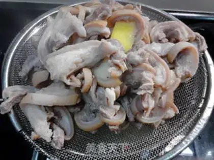 Make The ginseng returns to the date of the ginger lamb soup step 4