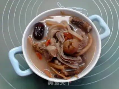 Make The ginseng returns to the date of the ginger lamb soup step 11