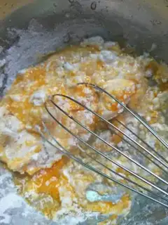 Make Homemade walnut peaches step 1