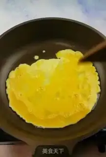 Make Eggs and blue rice step 0