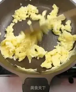 Make Eggs and blue rice step 1