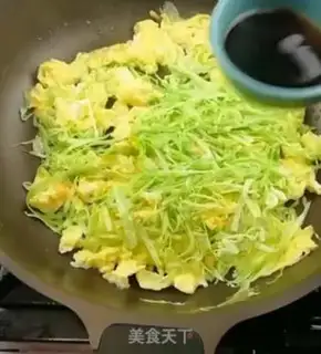 Make Eggs and blue rice step 3