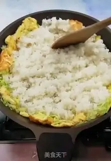Make Eggs and blue rice step 5