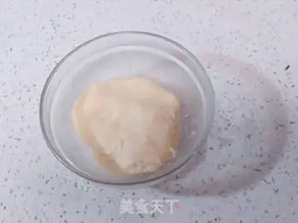Make Strawberry with a pie bag step 3