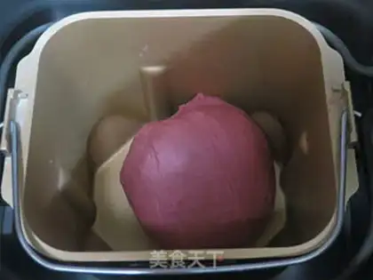 Make Strawberry with a pie bag step 6