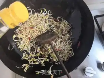 Make The green bean sprouts step 6