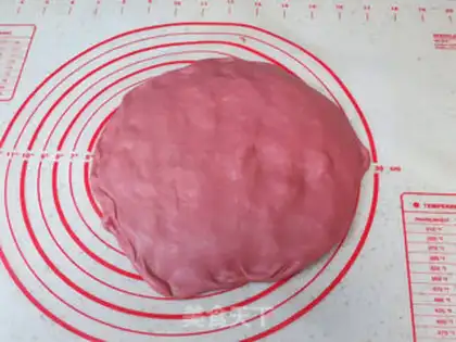 Make Strawberry with a pie bag step 10