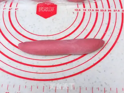 Make Strawberry with a pie bag step 19