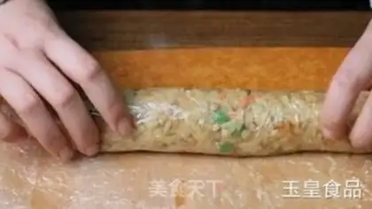 Make Tofu-coated rice rolls step 3