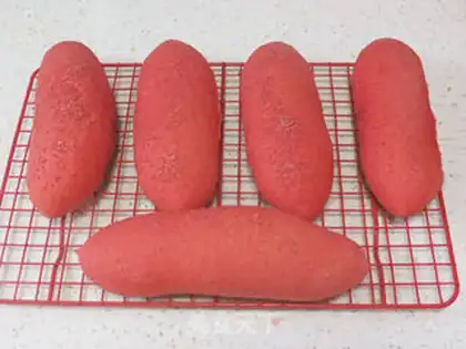 Make Strawberry with a pie bag step 26