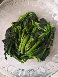 Make A spinach fan step 2