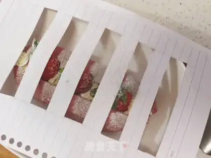 Make Strawberry with a pie bag step 35
