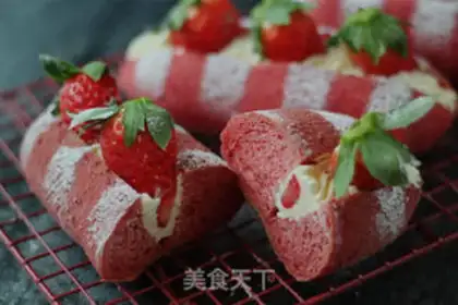 Make Strawberry with a pie bag step 37