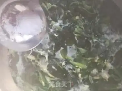 Make Spinach egg soup step 4