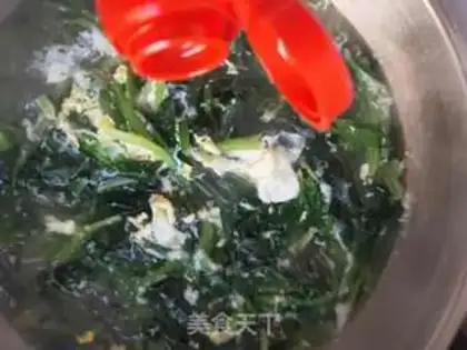 Make Spinach egg soup step 5