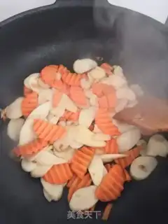 Make Carrot fried abalone mushroom step 3