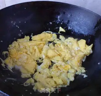 Make Eggs fried step 2