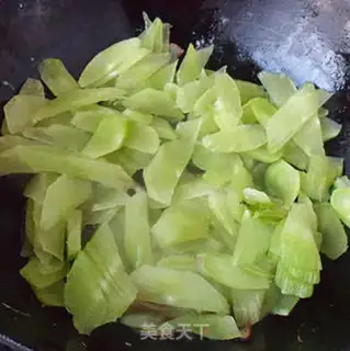 Make Eggs fried step 4