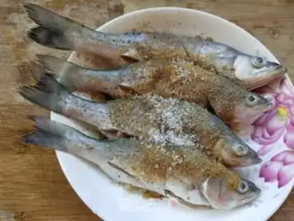 Make Fried bass step 1