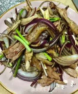 Make Pelican onions mixed with chicken legs step 7