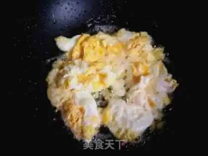 Make Golden fungus fried eggs step 3