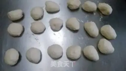 Make Baked sausage rolls step 3
